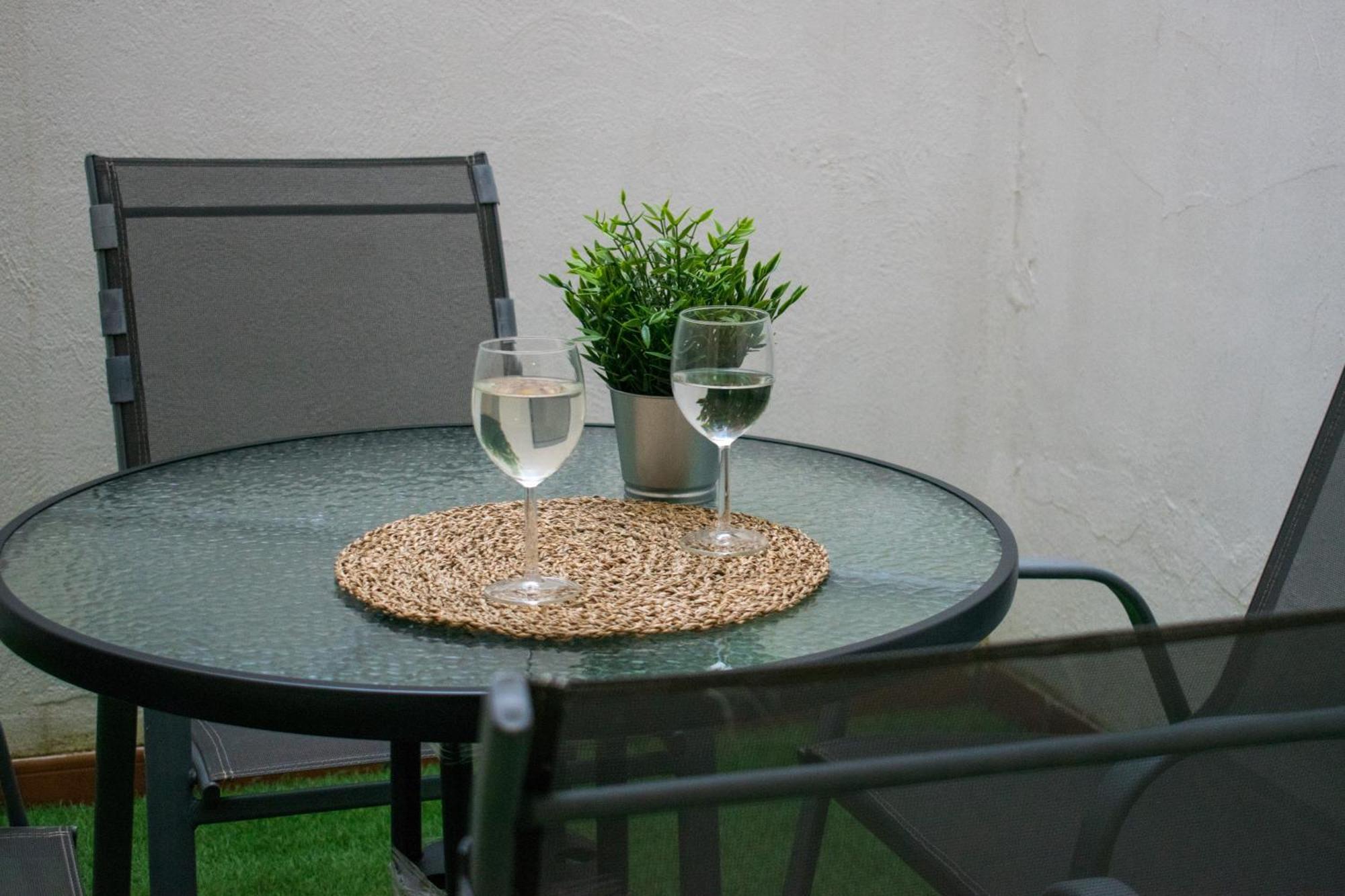 Allo Apartments Caballeros II Centro 1 Habitacion เฮเรซ เด ลาฟรอนเตรา ภายนอก รูปภาพ
